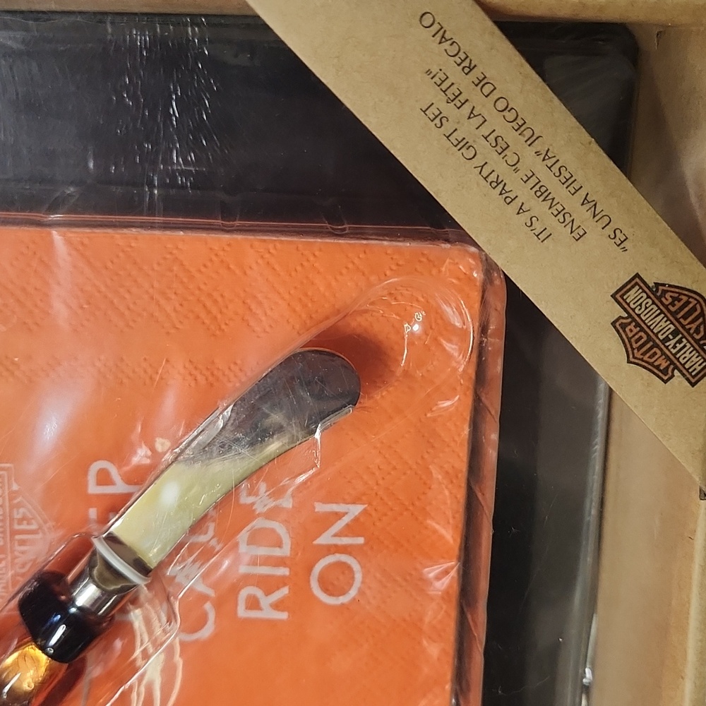 Harley-Davidson Party Gift Set. - Picture 5 of 6